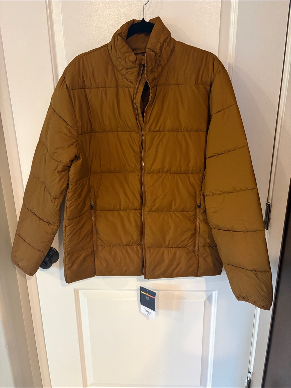 NWT Men’s St. John's Bay Carmel Brown Quilted Light Puffer Jacket, Size Medium